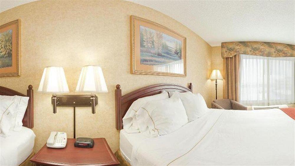 Holiday Inn Express Hotel & Suites Bismarck By Ihg Luaran gambar