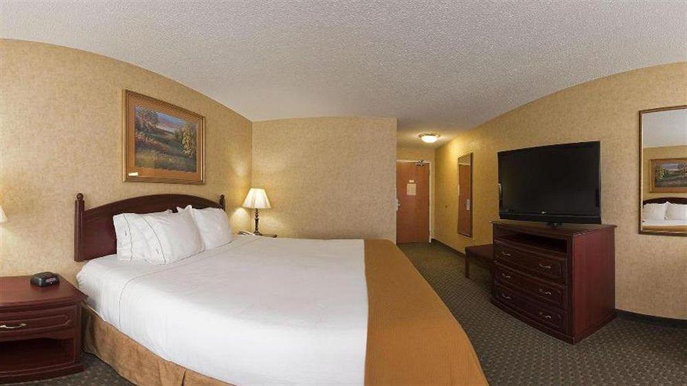 Holiday Inn Express Hotel & Suites Bismarck By Ihg Luaran gambar