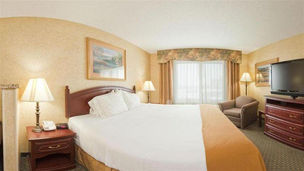 Holiday Inn Express Hotel & Suites Bismarck By Ihg Luaran gambar