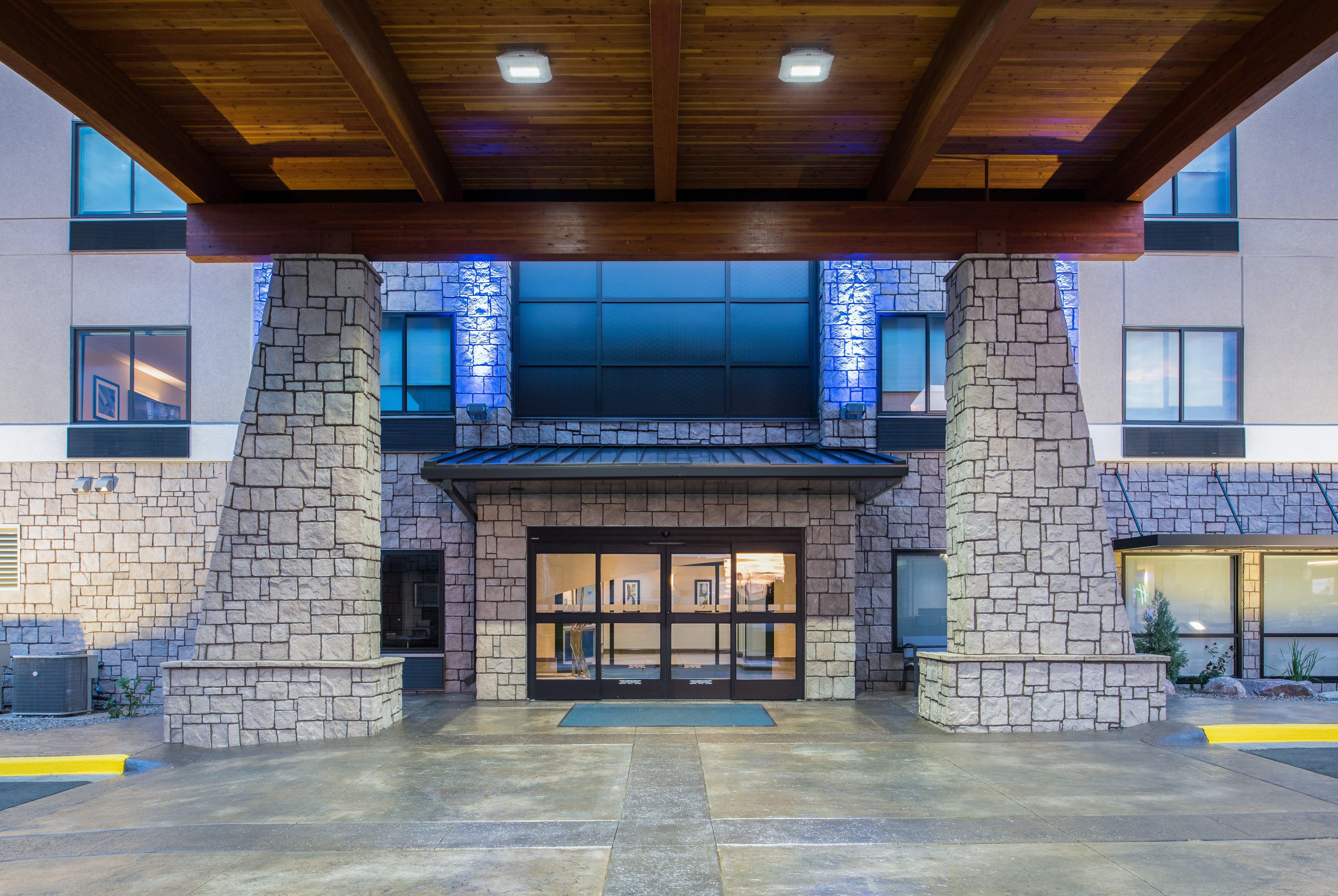 Holiday Inn Express Hotel & Suites Bismarck By Ihg Luaran gambar