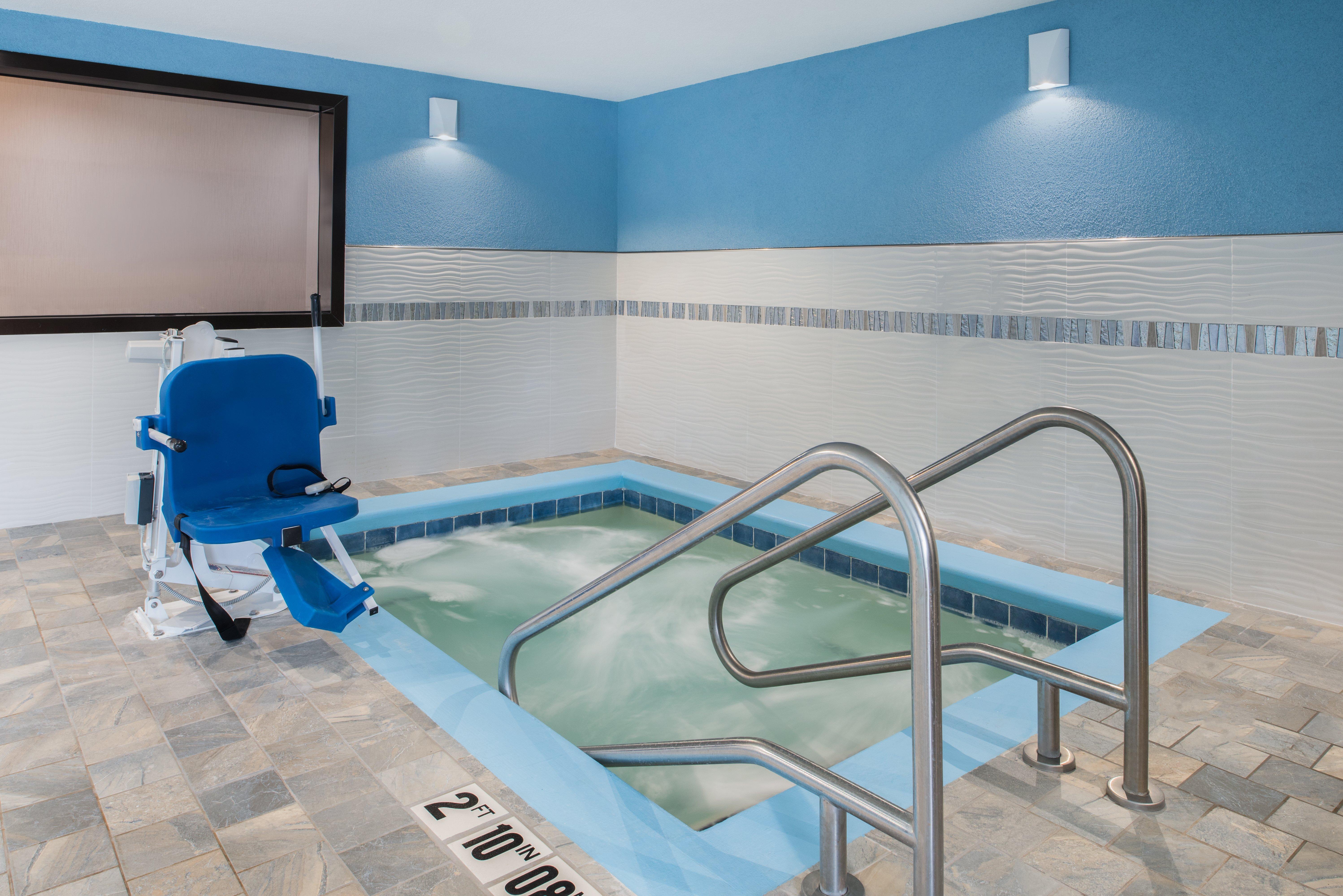 Holiday Inn Express Hotel & Suites Bismarck By Ihg Luaran gambar