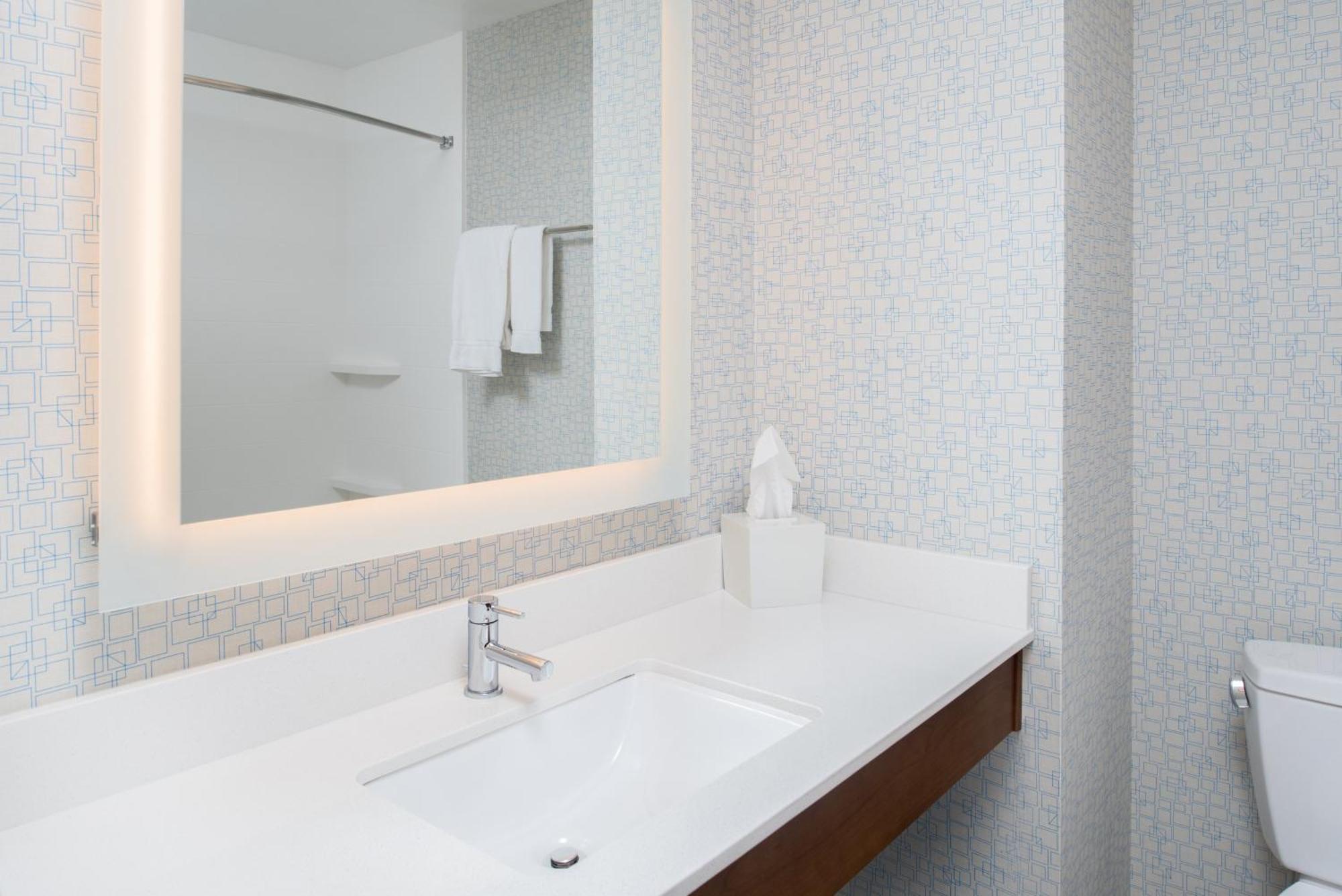 Holiday Inn Express Hotel & Suites Bismarck By Ihg Luaran gambar