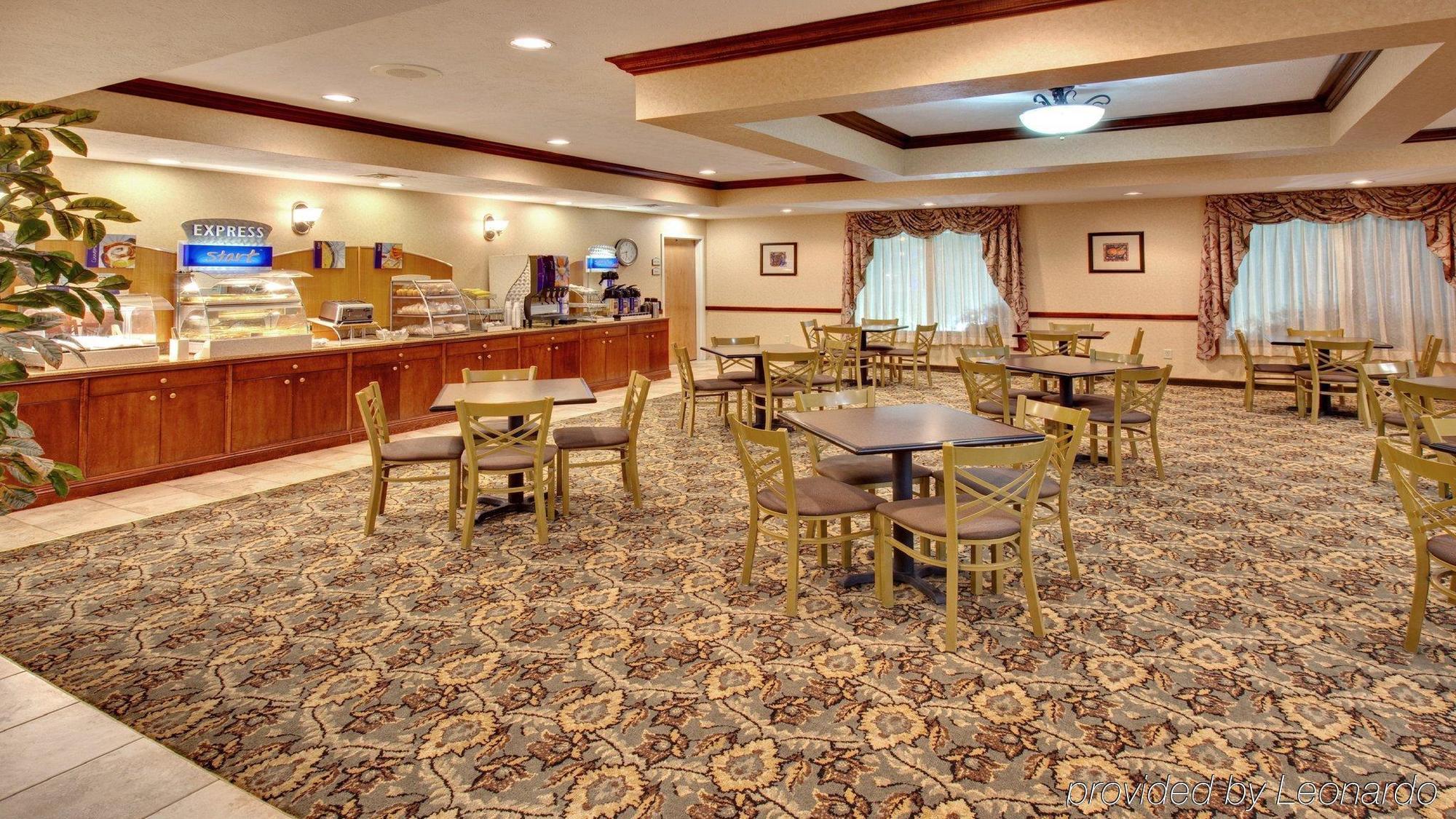 Holiday Inn Express Hotel & Suites Bismarck By Ihg Restoran gambar