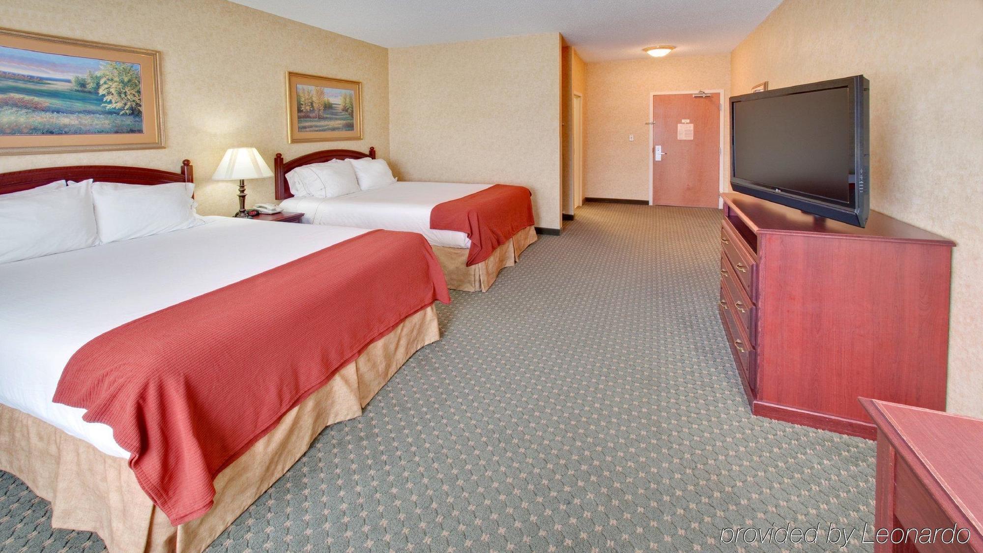 Holiday Inn Express Hotel & Suites Bismarck By Ihg Bilik gambar