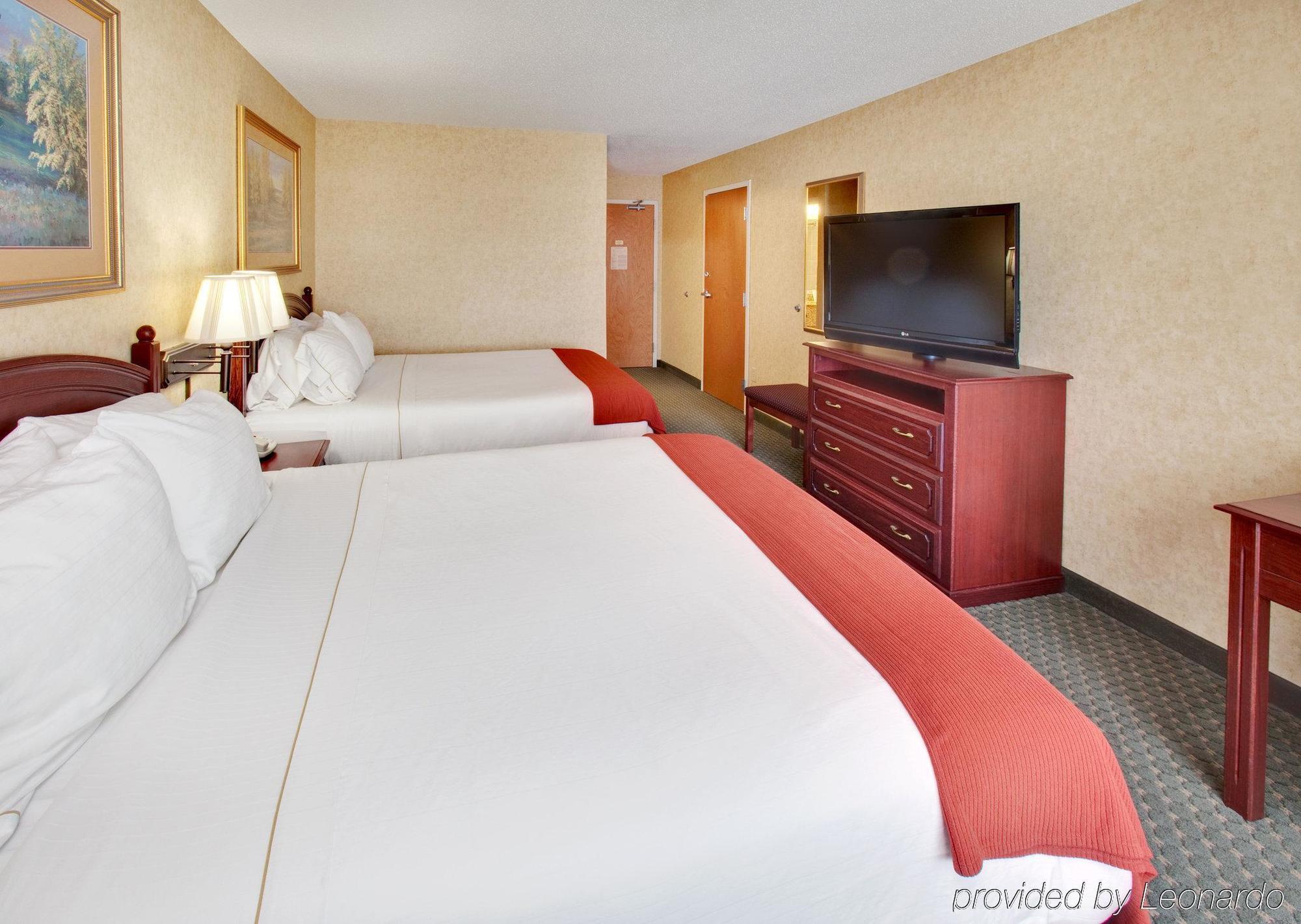 Holiday Inn Express Hotel & Suites Bismarck By Ihg Bilik gambar