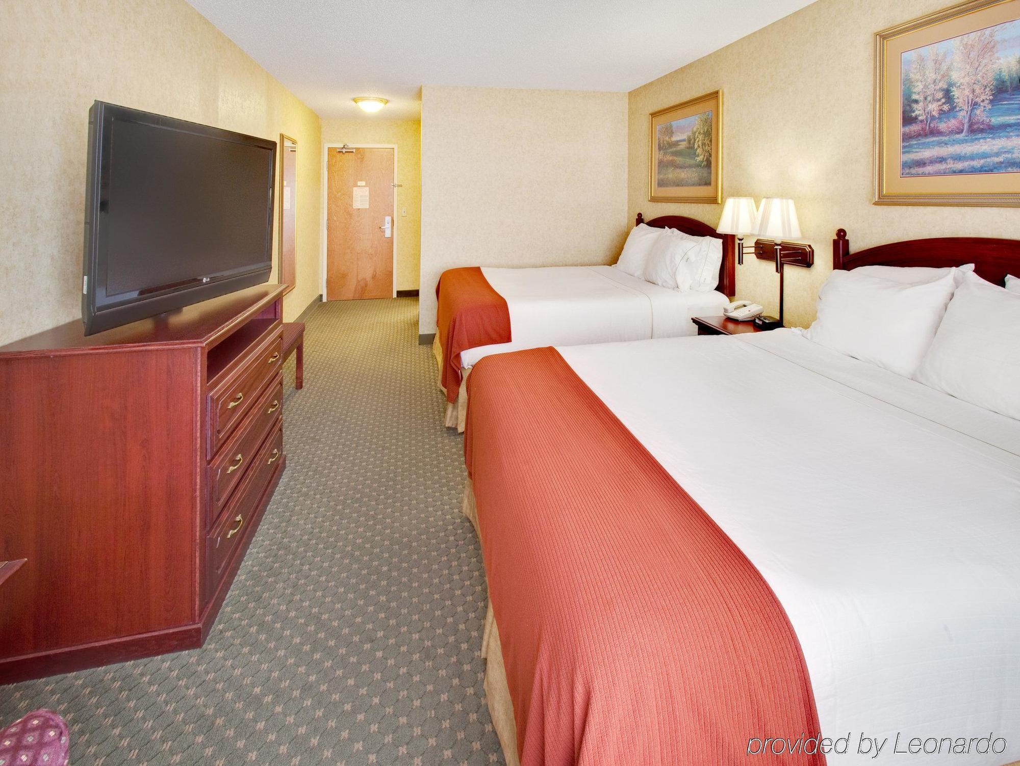 Holiday Inn Express Hotel & Suites Bismarck By Ihg Bilik gambar