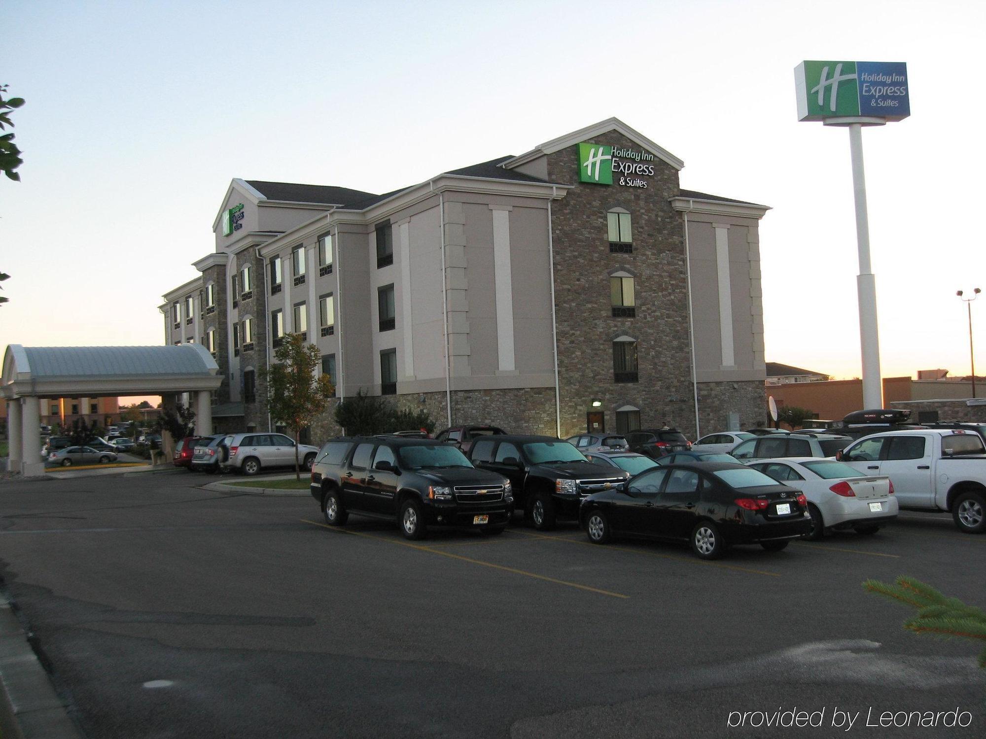 Holiday Inn Express Hotel & Suites Bismarck By Ihg Luaran gambar