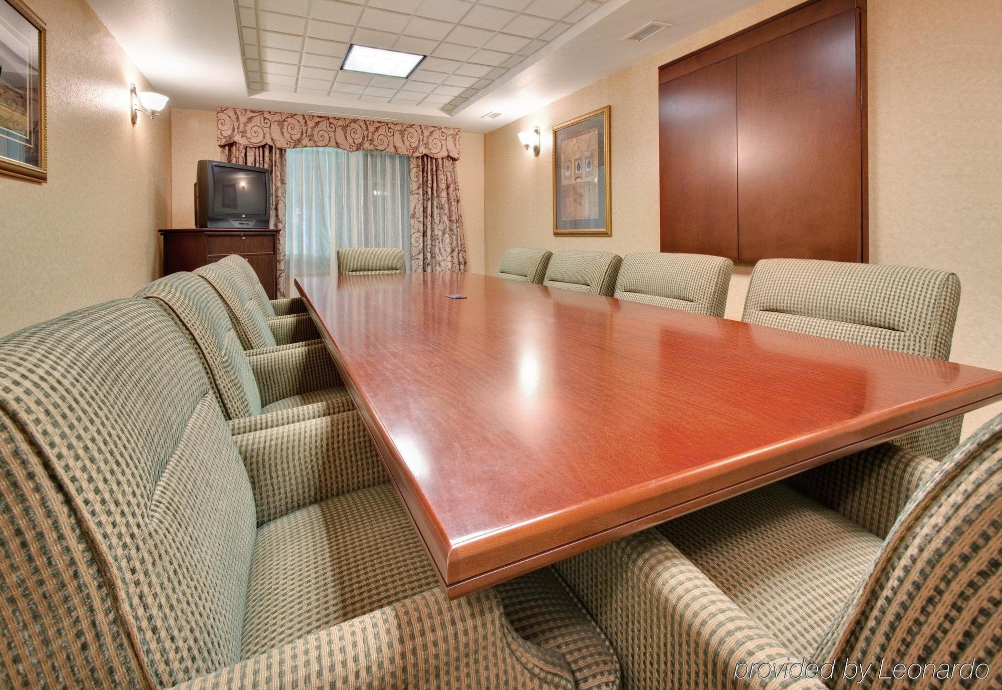 Holiday Inn Express Hotel & Suites Bismarck By Ihg Kemudahan gambar