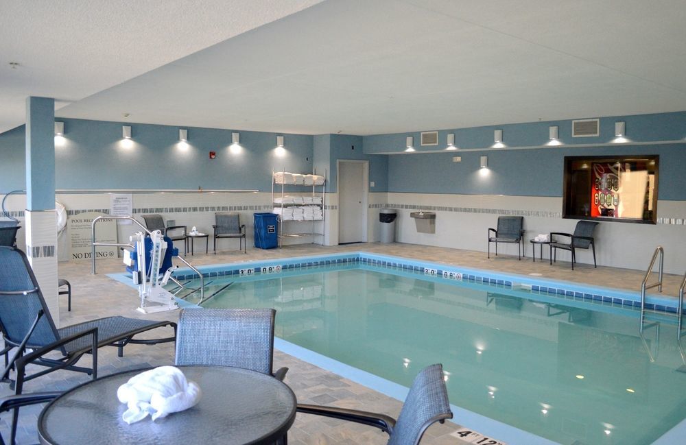 Holiday Inn Express Hotel & Suites Bismarck By Ihg Luaran gambar